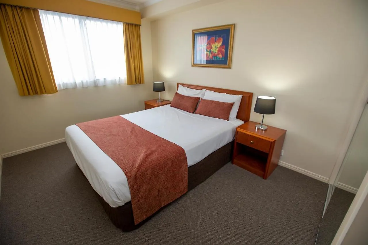 Springwood Tower Apartment Hotel 4*,