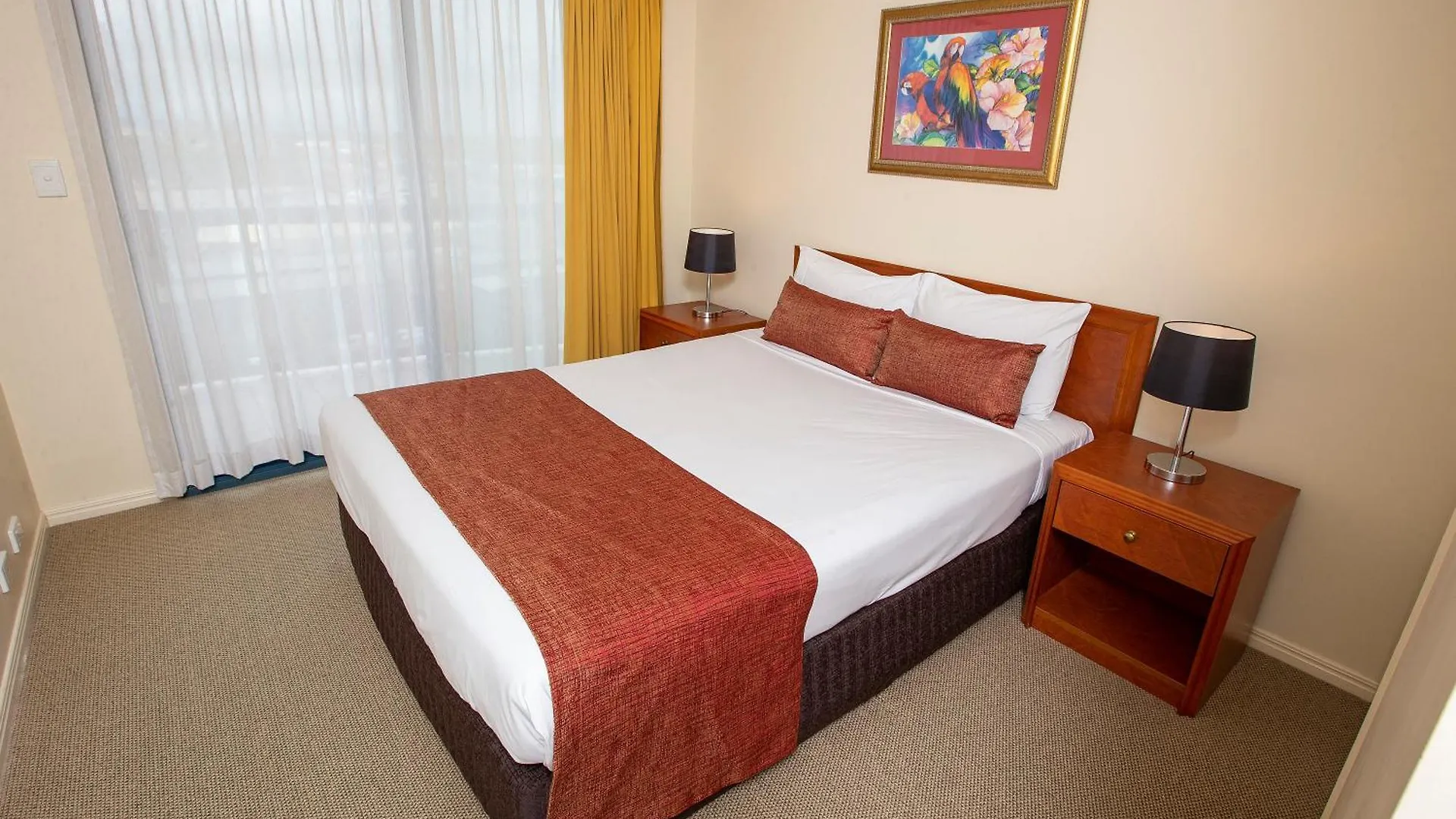 Springwood Tower Apartment Hotel Austrália