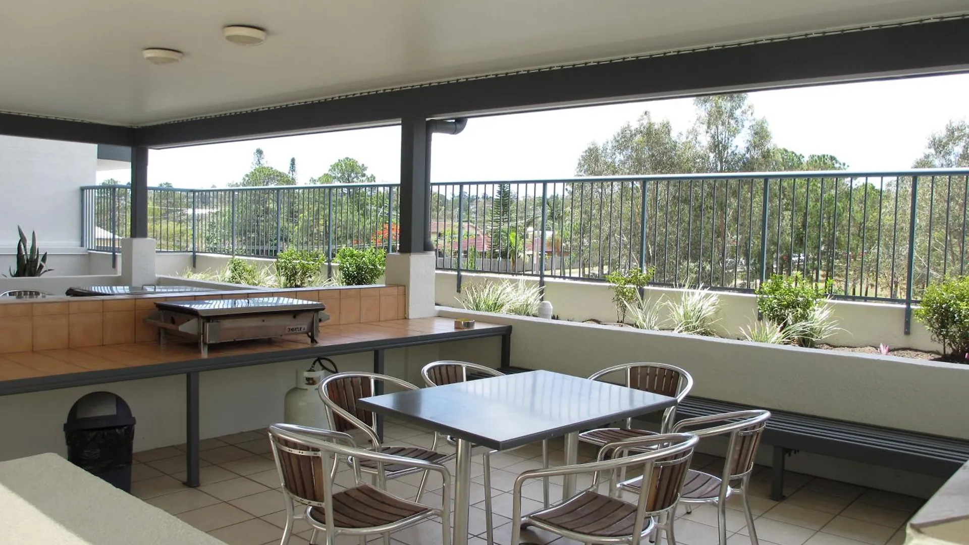 Springwood Tower Apartment Hotel