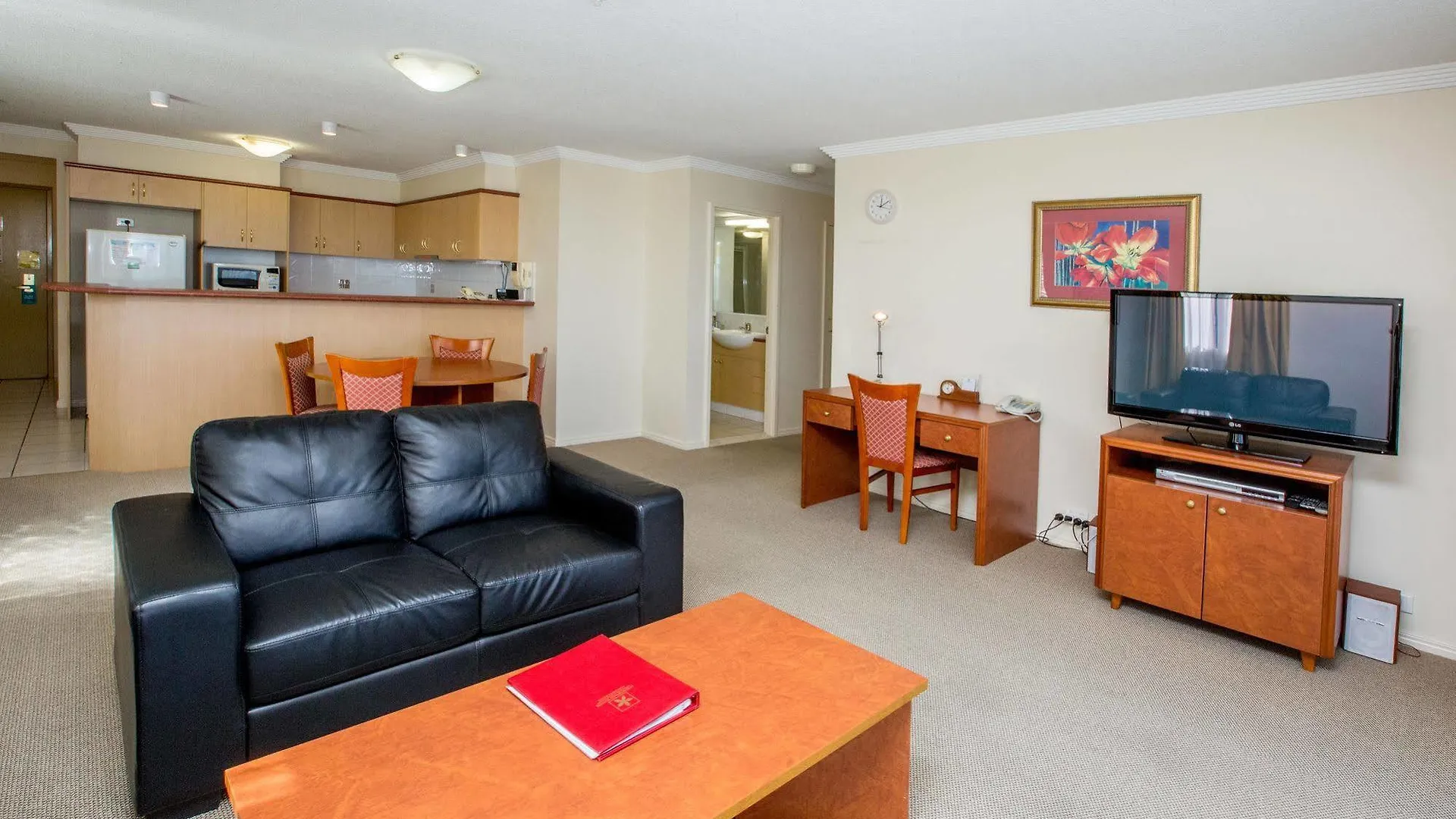 Springwood Tower Apartment Hotel 4*,